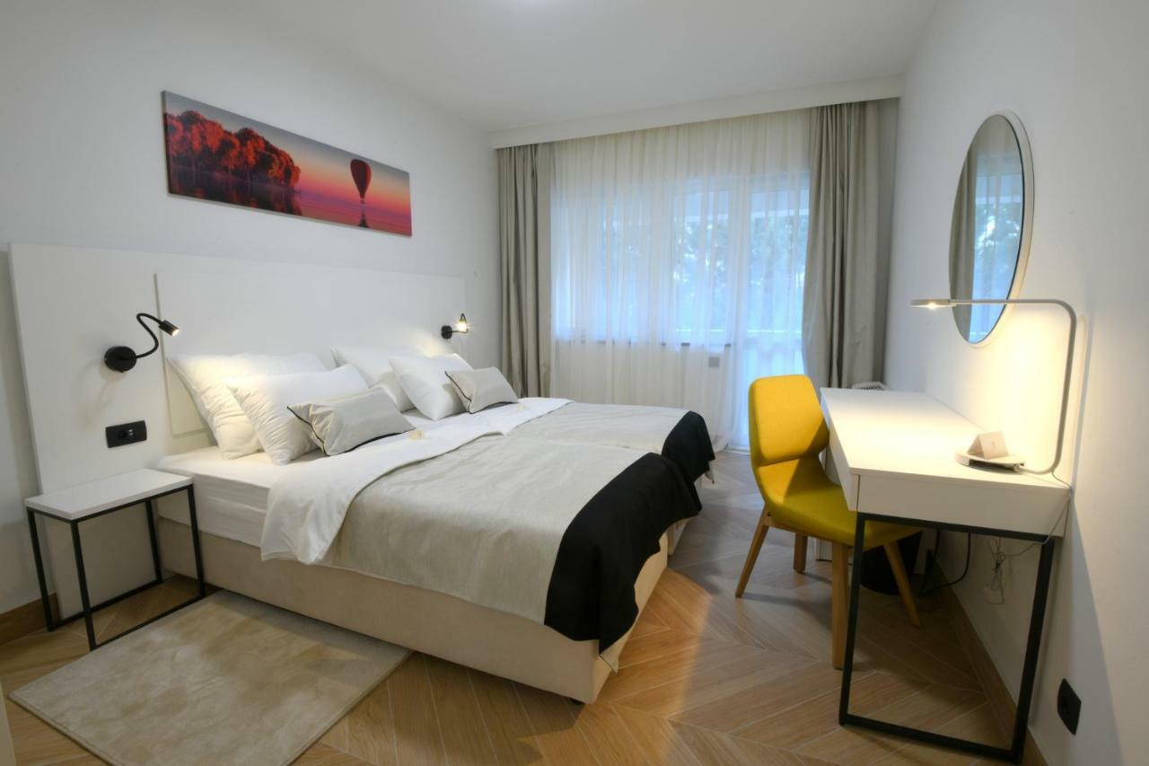 Aparthotel Milenij Baska Voda Exterior photo